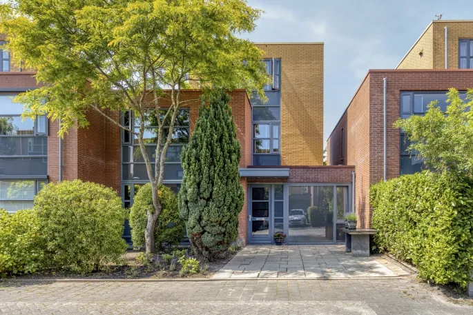Tussenwoning te koop: Willem Hedastraat 20, De Hoef I en II Alkmaar