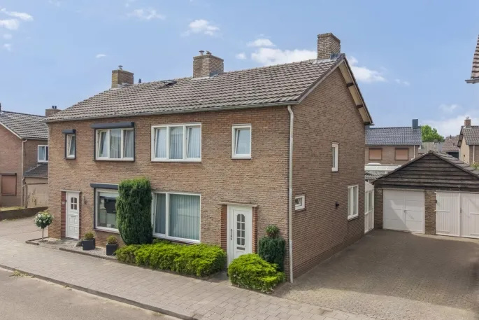 Twee-onder-één-kap te koop: Willem I straat 3, Kern Belfeld Belfeld