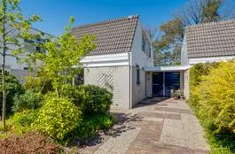 Tussenwoning te koop: Willem Keslaan 10, Dieren-West boven spoorlijn Dieren