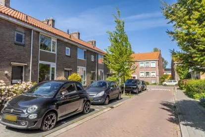 Tussenwoning te koop: Willem Kruyshaarstraat 6, Bomenbuurt Oost Zaandam