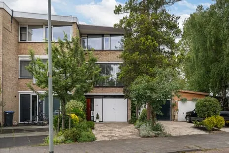 Tussenwoning te koop: Willem Lodewijklaan 77, Statenbuurt Vlaardingen