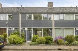 Terraced house for sale: Willem Pijperlaan 50, Dieren-West boven spoorlijn Dieren