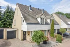 Tussenwoning te koop: Willem Vliegenlaan 19, Reuver
