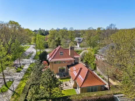 Vrijstaande woning te koop: Willem de Zwijgerlaan 22, Venelaankwartier - Buurt 11 01 Hoorn