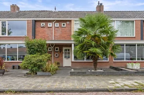 Tussenwoning te koop: Willem de Zwijgerlaan 61, Staatsliedenbuurt Kaatsheuvel