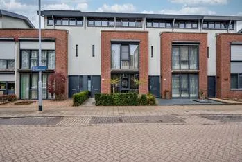 Tussenwoning te koop: Willem de Zwijgerstraat 137, Zonneveld Venlo