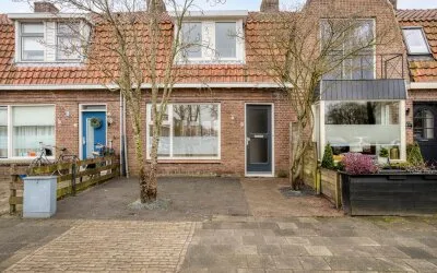Tussenwoning te koop: Willem de Zwijgerstraat 92, Sneek