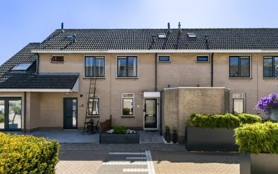 Tussenwoning te koop: Willem Dreeshof 39, Staatsliedenbuurt Alblasserdam