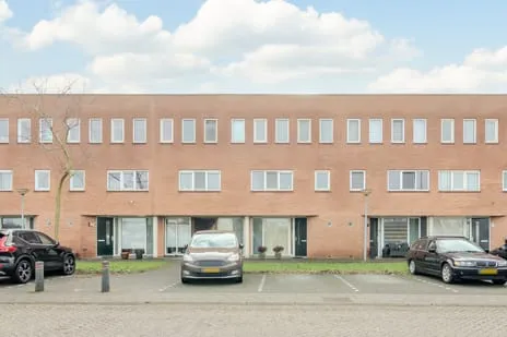 Tussenwoning te koop: Willem Dreeslaan 107, Zaandijk