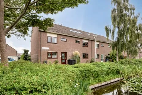 Hoekwoning te koop: Willem Elsschotsingel 1, Hemen Hillegom