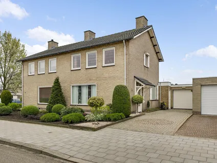 Tussenwoning te koop: Willem I straat 32, Budschop Nederweert