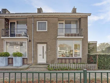 Hoekwoning te koop: Willem Kloosstraat 2, Spijkenisse