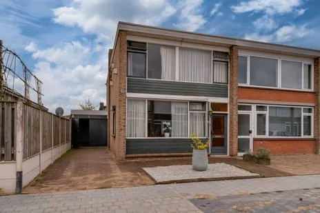 Hoekwoning te koop: Willem Kloosstraat 24, Schrijvershoek Zevenaar