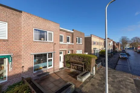 Tussenwoning te koop: Willem Lodewijkstraat 43, Sperkhem en industrieterrein Houkesloot Sneek