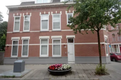 Hoekwoning te koop: Willem van Hillegaersbergstraat 115, Rotterdam