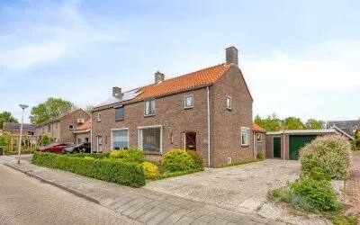 Twee-onder-één-kap te koop: Willemstraat 24, Kern Zuidland Zuidland