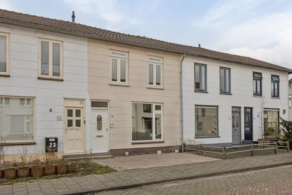 Tussenwoning te koop: Willemstraat 25, Alphen Aan Den Rijn