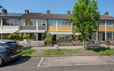 Tussenwoning te koop: Willemsweg 25, Venelaankwartier - Buurt 11 02 Hoorn