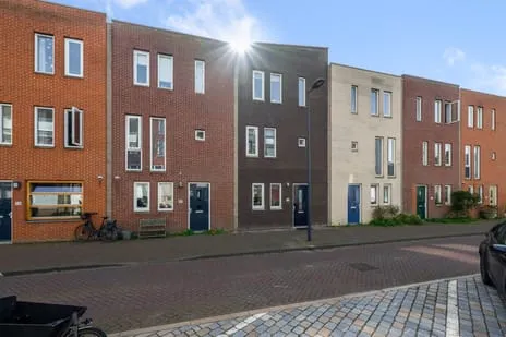 Tussenwoning te koop: William Barlowlaan 42, Steigereiland-Zuid Amsterdam