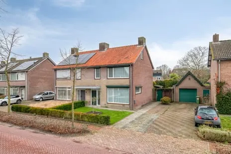 Twee-onder-één-kap te koop: Willibrordlaan 3A, Hulsel Hulsel