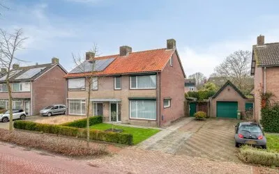 Twee-onder-één-kap te koop: Willibrordlaan 3A, Hulsel Hulsel