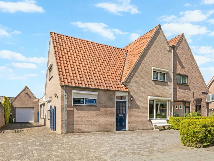 Twee-onder-één-kap te koop: Willibrorduslaan 21, Eersel-kom en Lindeakkers Eersel