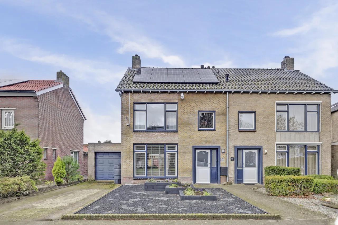Twee-onder-één-kap te koop: willibrorduslaan 63A, Valkenswaard