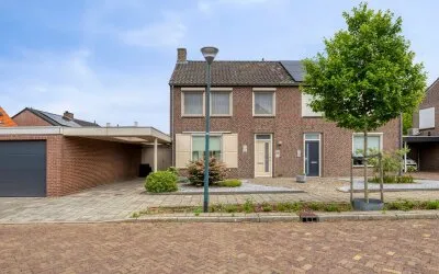 Twee-onder-één-kap te koop: Willibrordusstraat 32, Oud-Loon Loon Op Zand