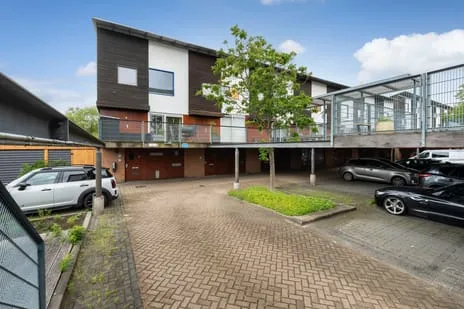Tussenwoning te koop: Willy den Oudenstraat 35, Terbregge Rotterdam
