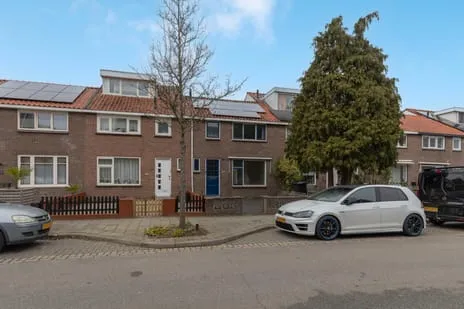 Tussenwoning te koop: Willy Martensstraat 27, Breitnerstraat en omgeving Dordrecht
