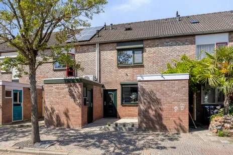 Terraced house for sale: Wilsonstraat 18, Goes-Noordwest Goes