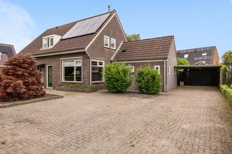 Twee-onder-één-kap te koop: Wiltenweg 28, De Wijk De Wijk