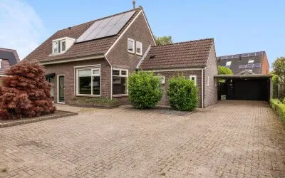 Twee-onder-één-kap te koop: Wiltenweg 28, De Wijk De Wijk