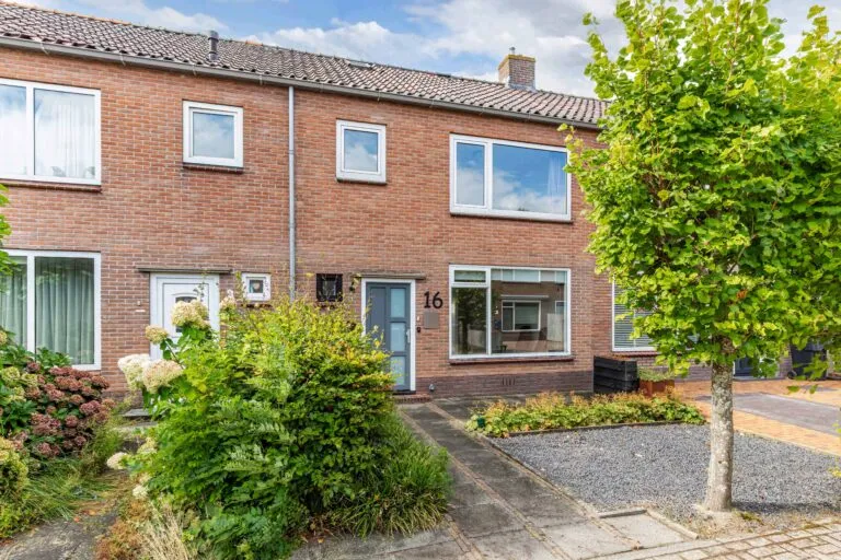 Tussenwoning te koop: Wim Reinderslaan 16, Lemmer