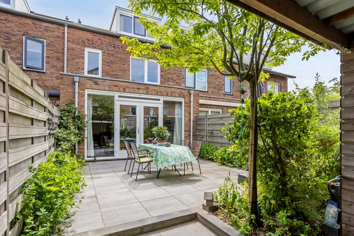 Tussenwoning te koop: Wim Sonneveldstraat 5, Zonne Veld 'S-Gravenhage