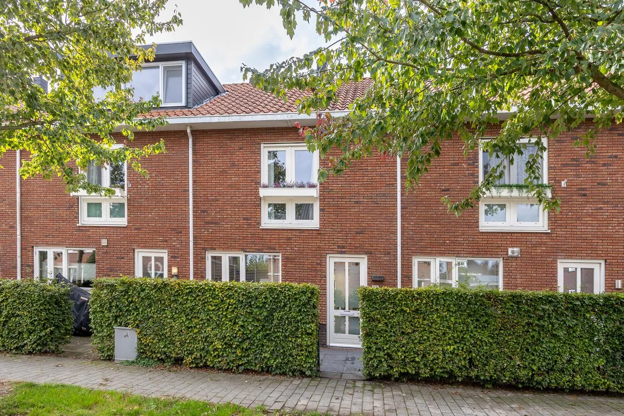 Tussenwoning te koop: Wim Vrijhoefstraat 38, Leusden