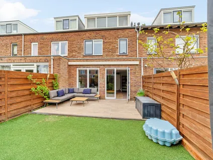Tussenwoning te koop: Wim Sonneveldstraat 7, Zonne Veld 'S-Gravenhage