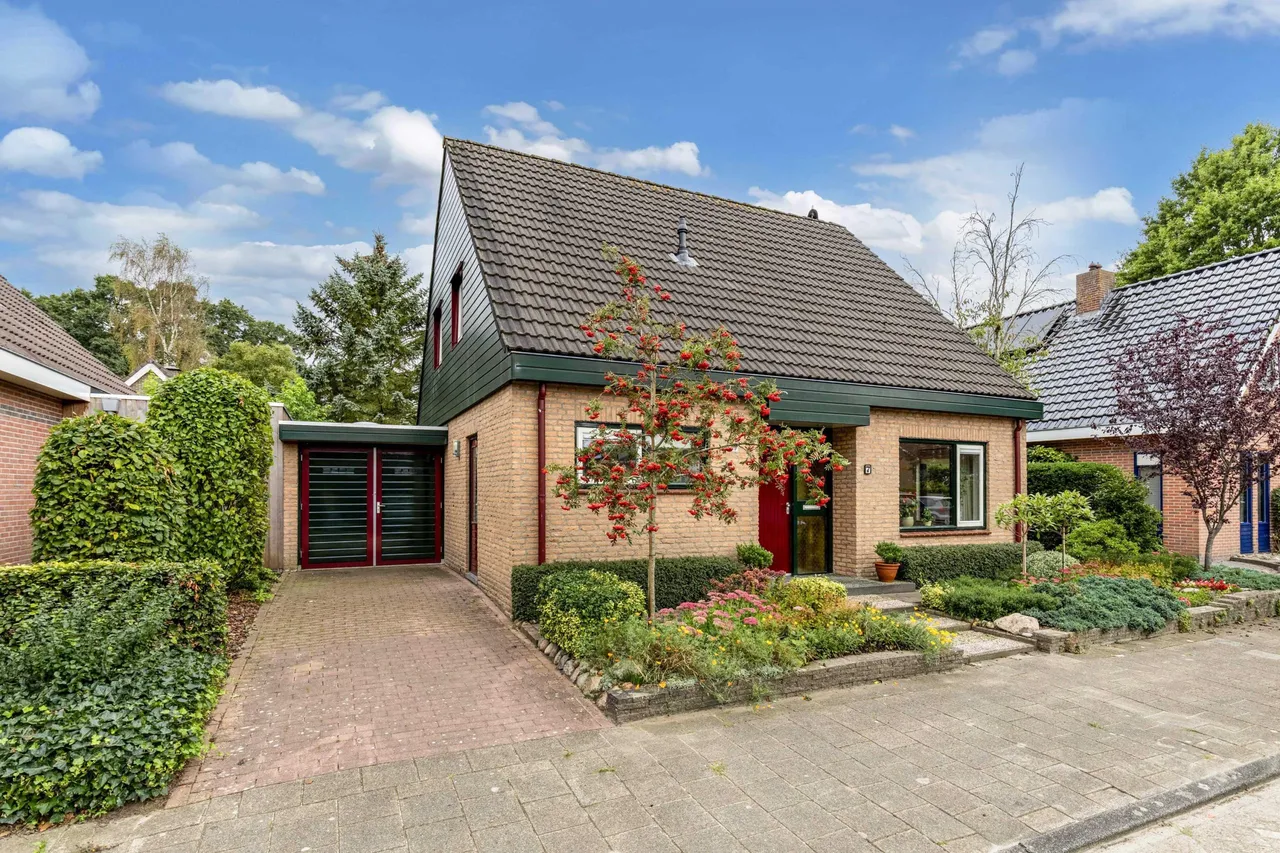 Twee-onder-één-kap te koop: Wimerts 7, Drachten
