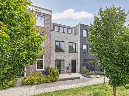 Tussenwoning te koop: Wimpelplantsoen 124, Noorderplassen W.-Oost Almere