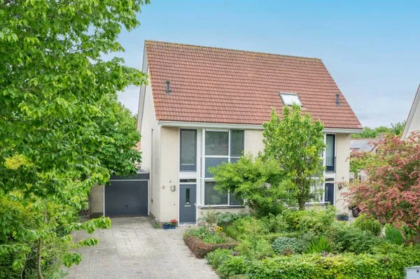 Semi-detached for sale: Windbaan 111, Derde woonwijk Zeewolde