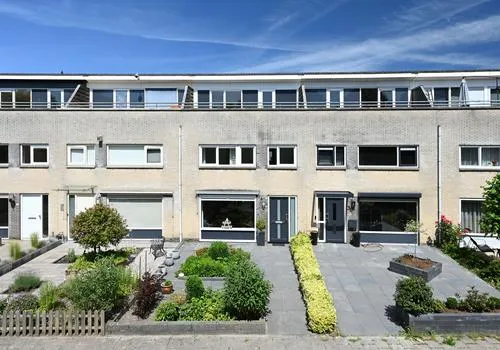 Tussenwoning te koop: Windbaan 32, Derde woonwijk Zeewolde