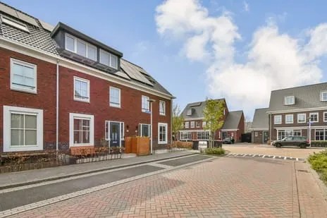 Tussenwoning te koop: Windkracht 21, Bloemenbuurt Lisse