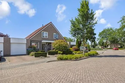 Terraced house for sale: Windmolenstraat 92, 't Hout-Centrum Helmond