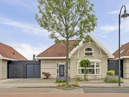 Terraced house for sale: Windsingel 6, Tholen Tholen