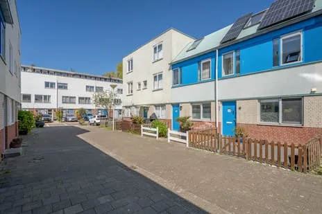 Tussenwoning te koop: Winkelstede 42, Zijden, Steden en Zichten 'S-Gravenhage