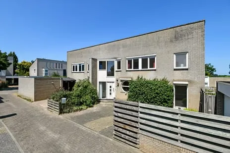 Tussenwoning te koop: Winterjan 58, Huyekamp Elst (Ge)