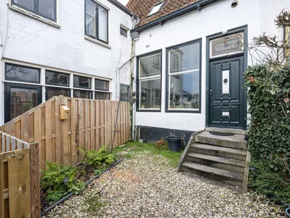 Tussenwoning te koop: Winterstraat 8, Dirksland