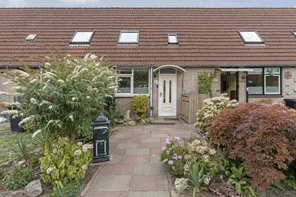 Tussenwoning te koop: Wipmolenweg 361, Molenbuurt Oost Almere