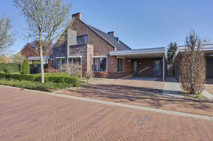 Twee-onder-één-kap te koop: Witstoom 14, Winterswijk