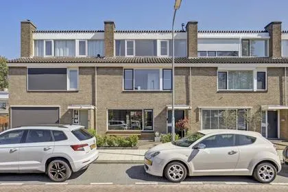 Tussenwoning te koop: Wittensteen 13, Zwijndrecht